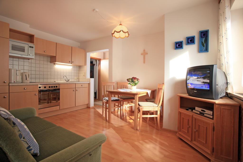 Gugghof Apartment ฮอพฟ์การ์เทน อิม บริกเซนทัล ห้อง รูปภาพ