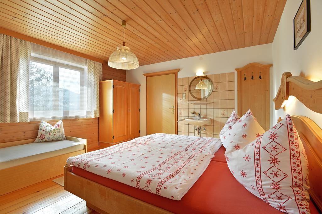 Gugghof Apartment ฮอพฟ์การ์เทน อิม บริกเซนทัล ห้อง รูปภาพ